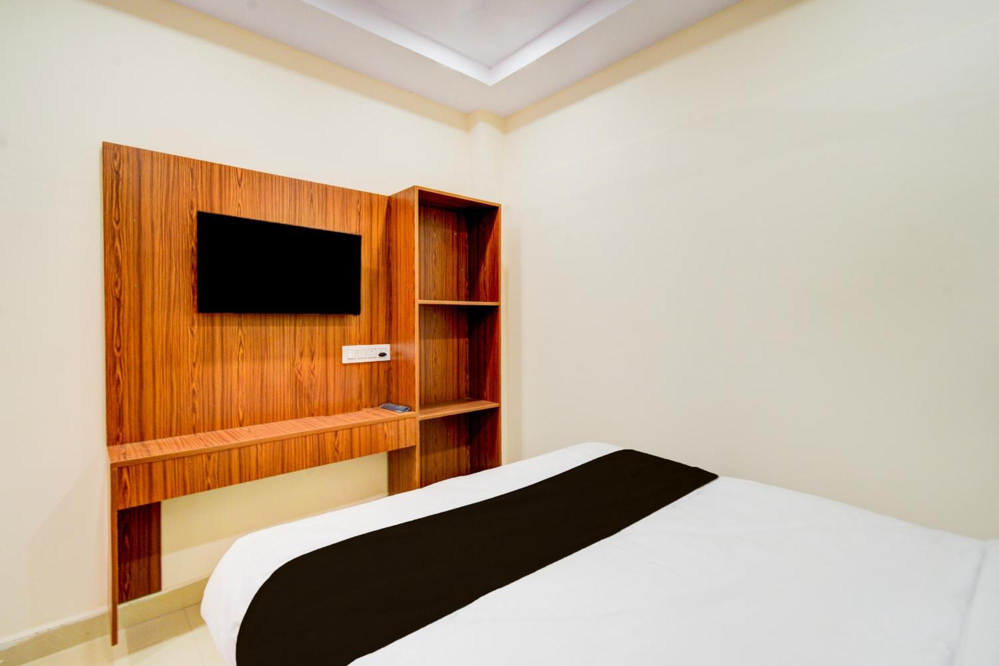 Hotel O D N Groups Sururnagar Esterno foto